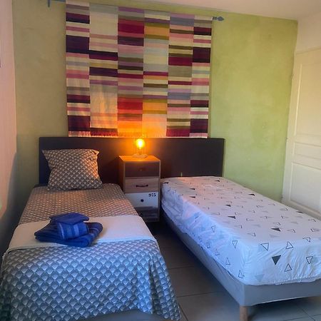 Gite Romarin Avec Spa Saint-Jean-de-Barrou 外观 照片